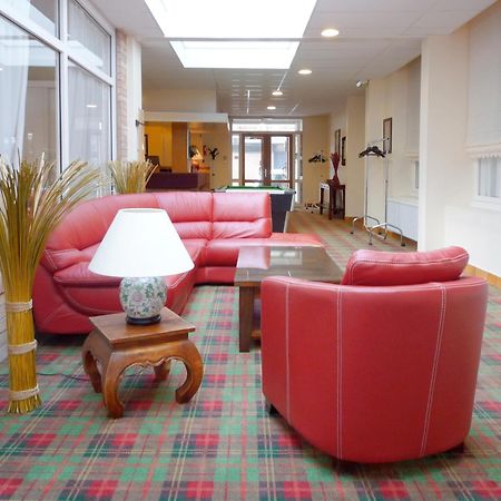 Hotel & Restaurant Le Cardinal Poix-de-Picardie المظهر الخارجي الصورة