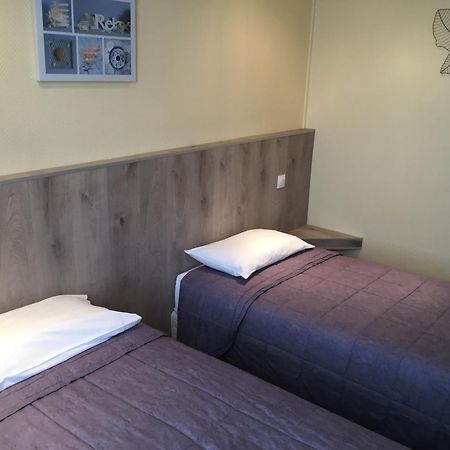 Hotel & Restaurant Le Cardinal Poix-de-Picardie المظهر الخارجي الصورة