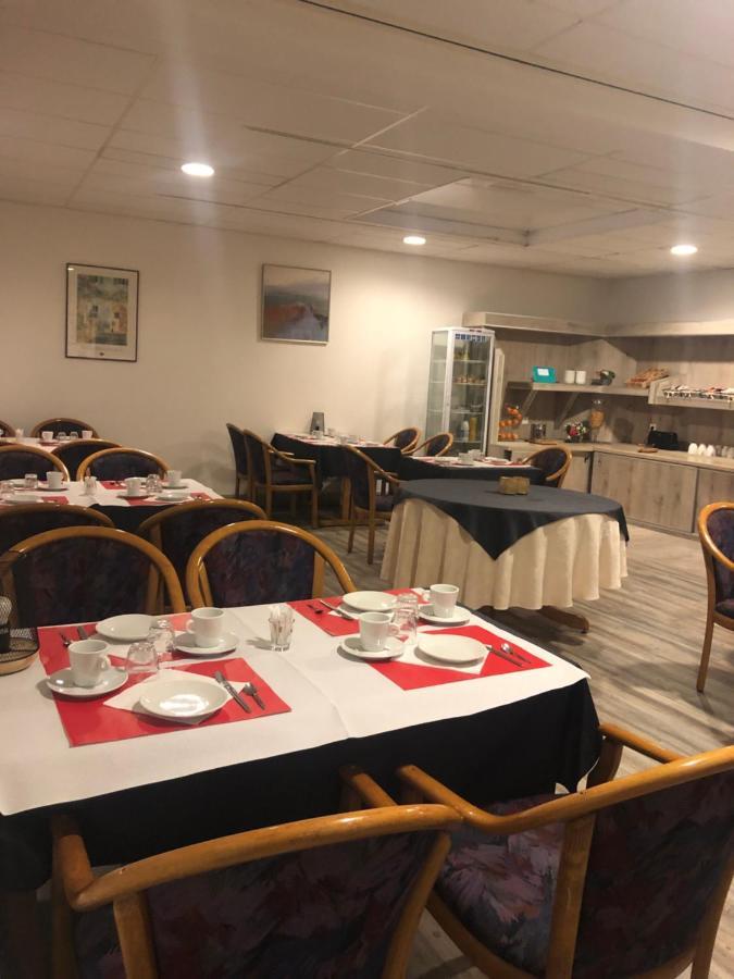 Hotel & Restaurant Le Cardinal Poix-de-Picardie المظهر الخارجي الصورة