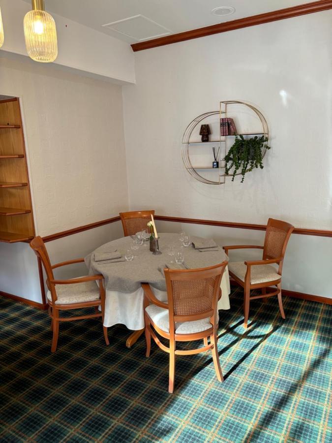 Hotel & Restaurant Le Cardinal Poix-de-Picardie المظهر الخارجي الصورة