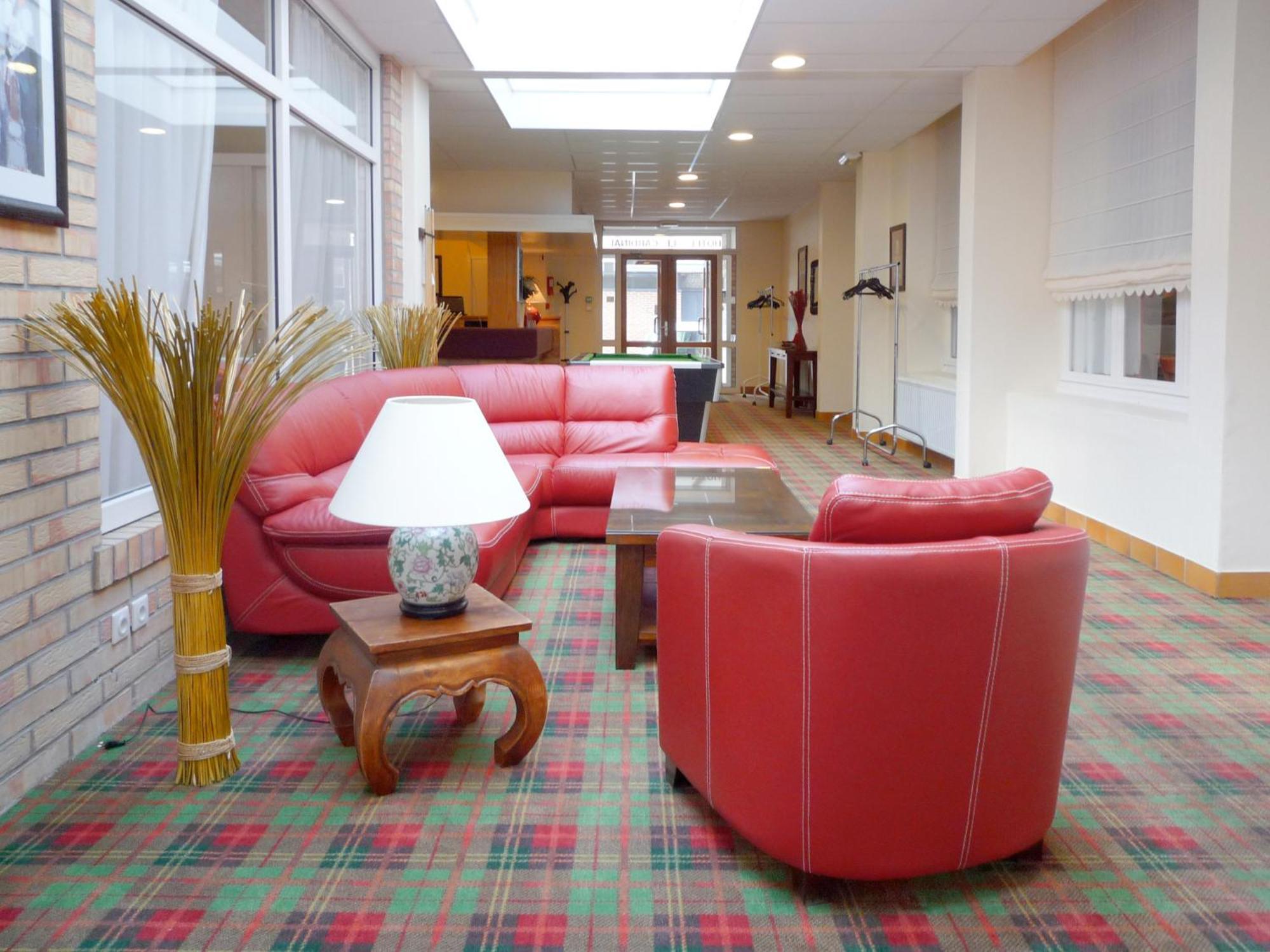 Hotel & Restaurant Le Cardinal Poix-de-Picardie المظهر الخارجي الصورة