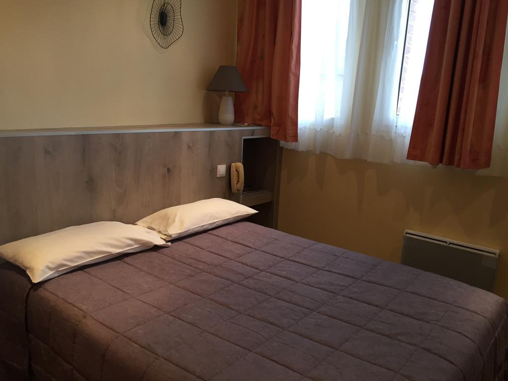 Hotel & Restaurant Le Cardinal Poix-de-Picardie المظهر الخارجي الصورة