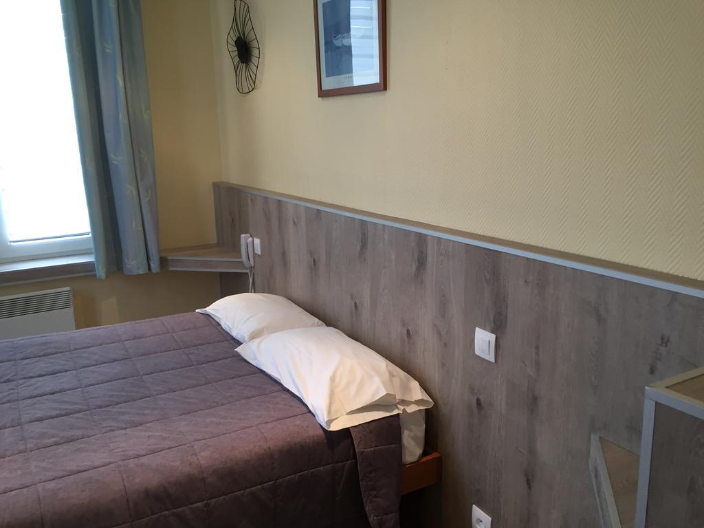 Hotel & Restaurant Le Cardinal Poix-de-Picardie المظهر الخارجي الصورة