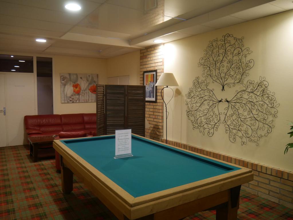 Hotel & Restaurant Le Cardinal Poix-de-Picardie المظهر الخارجي الصورة