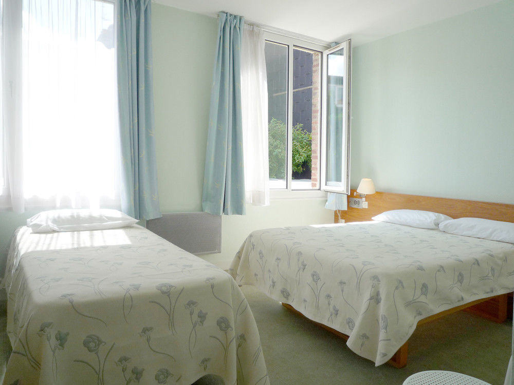 Hotel & Restaurant Le Cardinal Poix-de-Picardie المظهر الخارجي الصورة